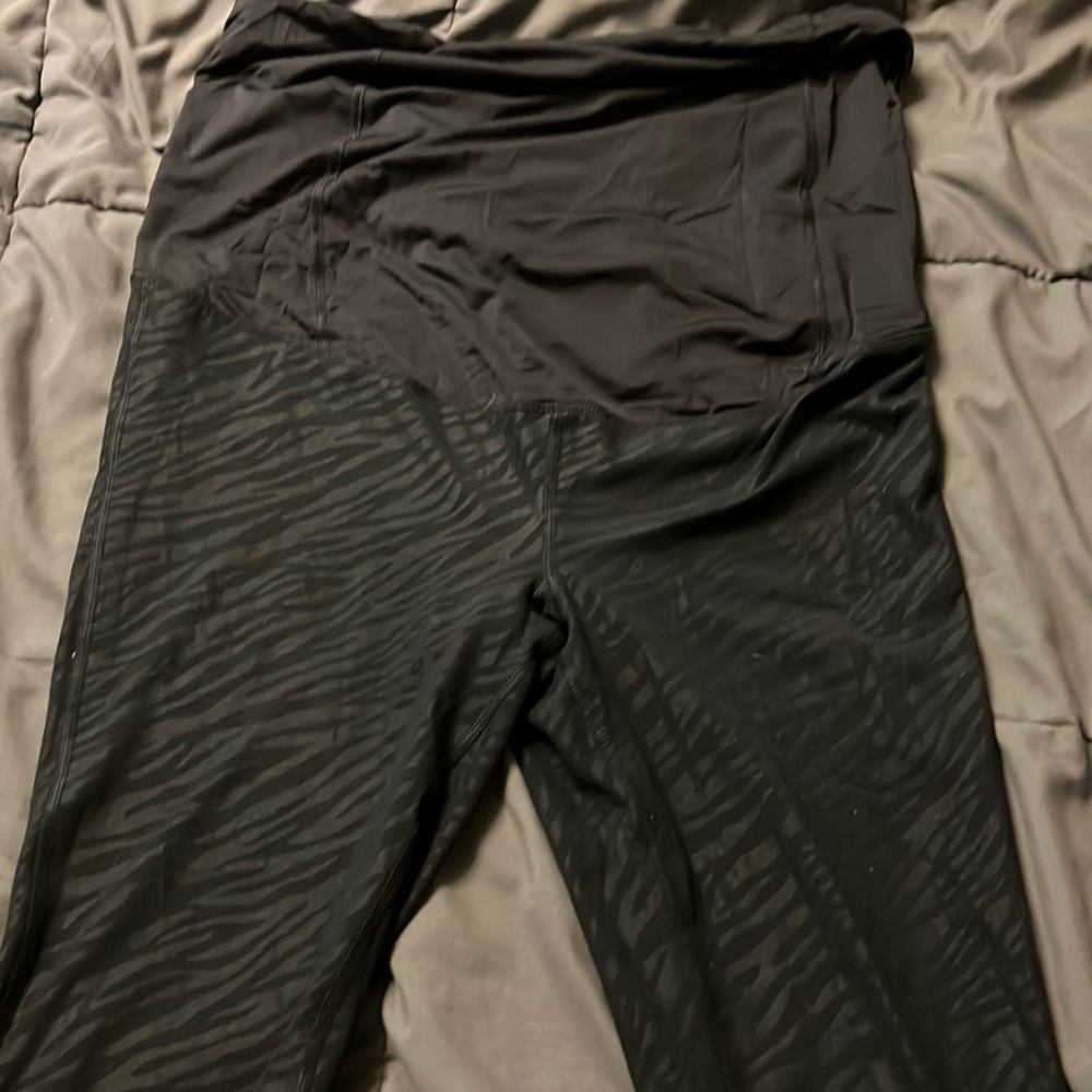 Black tiger stripped maternity Capris active wear pants